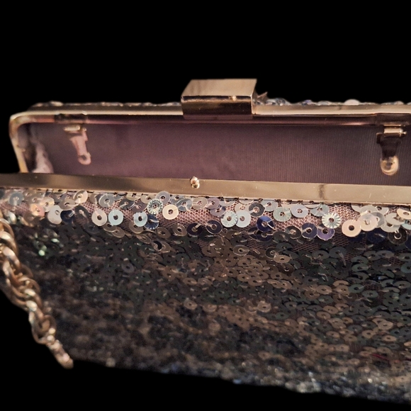 White House Black Market Gunmetal Ombre Sequin Evening Clutch Crossbody Chain - Picture 6 of 16